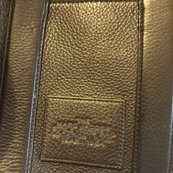 The Marc Jacobs Tote Bag - Picture 9 of 10